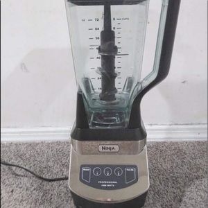 COPY - A Ninja professional blender/juicer 1000 watts